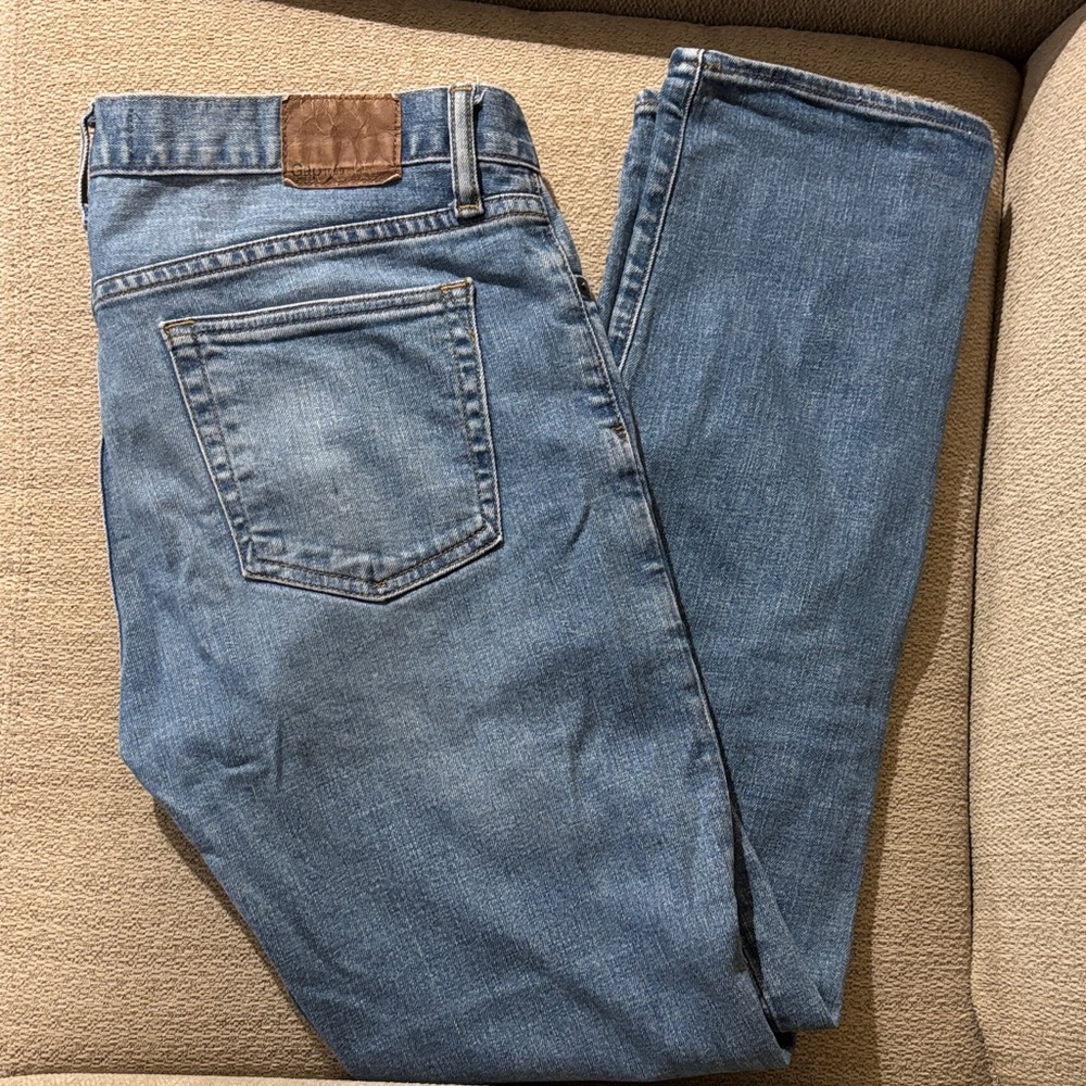 GAP Men's Straight Jeans in Classic Blue